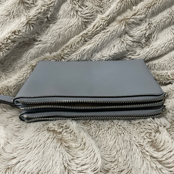 Michael Kors Clutch Purse Jet Set Travel - Picture 3 of 4